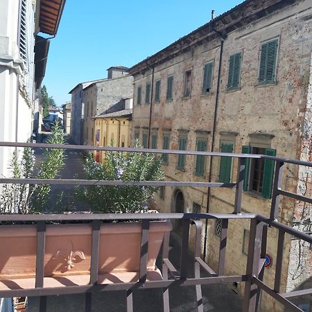 Dolce Rosa ♡ Centro Storico Bed & Breakfast Sansepolcro Exterior photo