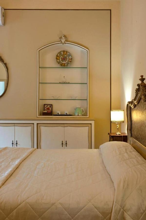 Dolce Rosa ♡ Centro Storico Bed & Breakfast Sansepolcro Exterior photo