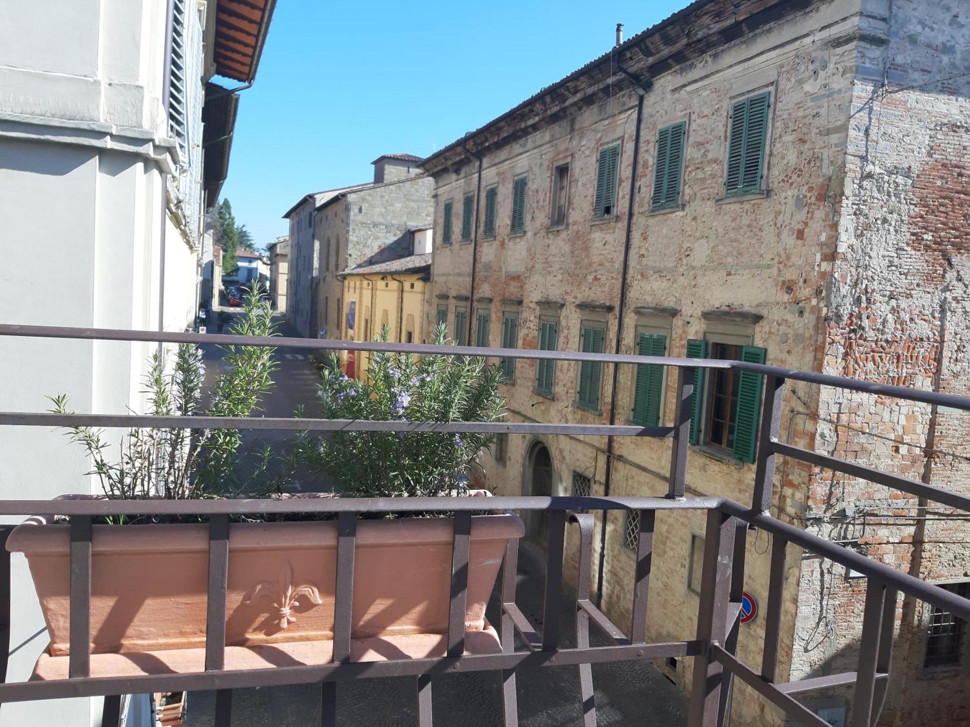 Dolce Rosa ♡ Centro Storico Bed & Breakfast Sansepolcro Exterior photo