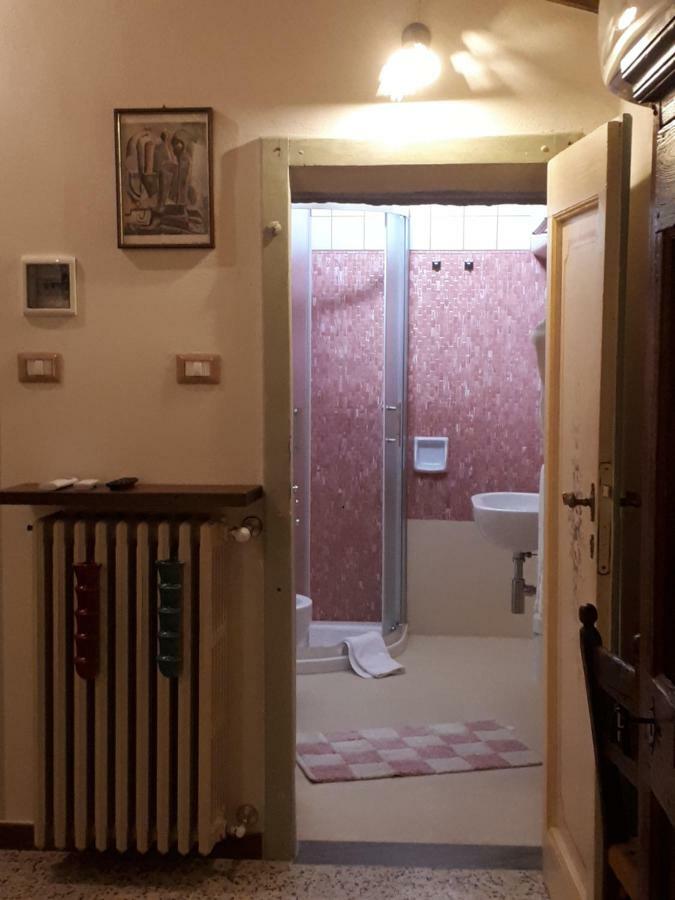 Dolce Rosa ♡ Centro Storico Bed & Breakfast Sansepolcro Exterior photo