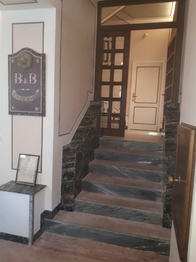 Dolce Rosa ♡ Centro Storico Bed & Breakfast Sansepolcro Exterior photo