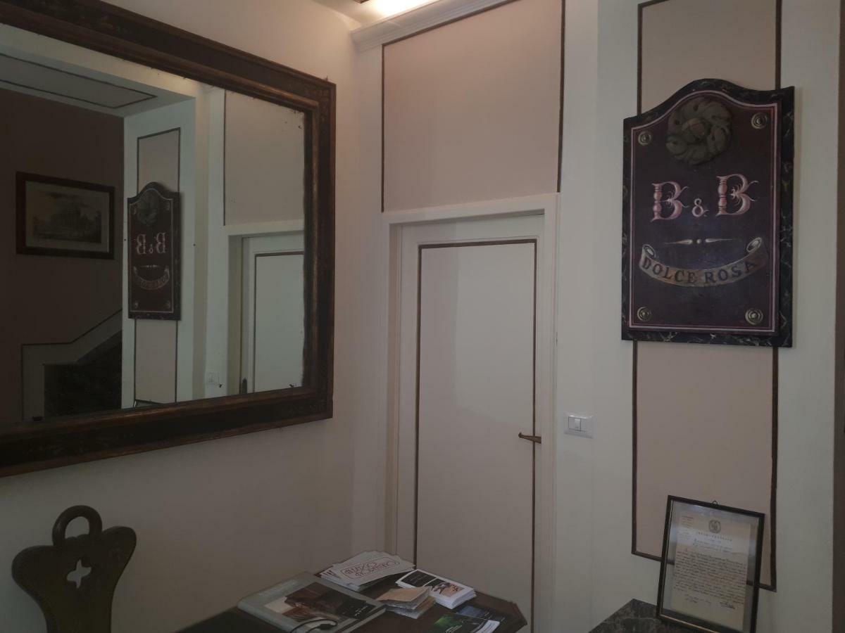 Dolce Rosa ♡ Centro Storico Bed & Breakfast Sansepolcro Exterior photo