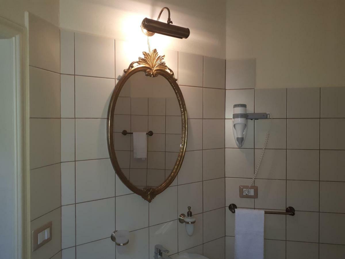 Dolce Rosa ♡ Centro Storico Bed & Breakfast Sansepolcro Exterior photo